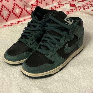 Nike Men's Black and Teal Sneakers